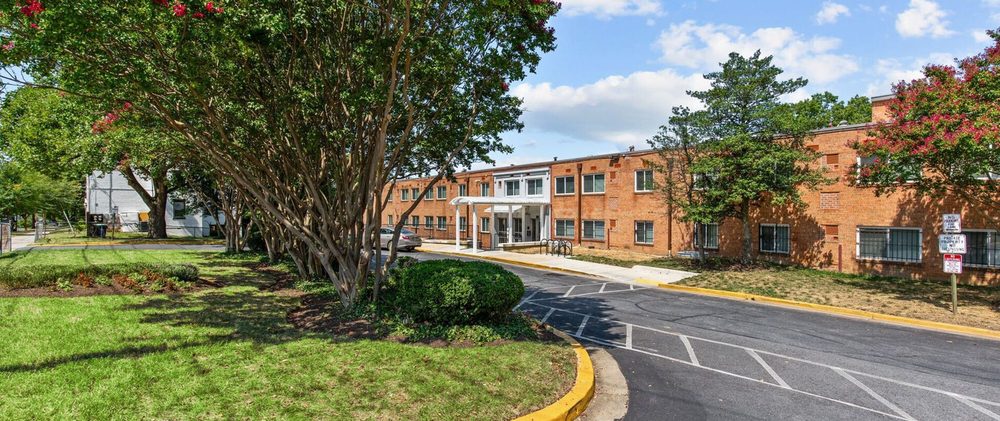 Anacostia Gardens apartment buildings and lawn